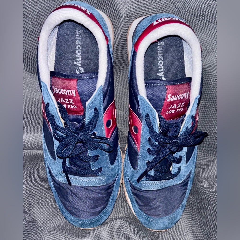 Saucony Jazz Low Pro Navy and Red Sneakers (Like New) Men’s Sz 9